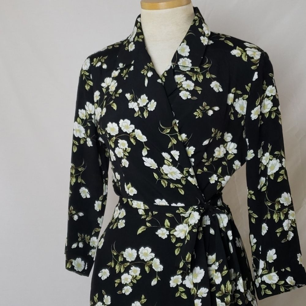 LULUS Totally Blossom Floral Print Collared Wrap‎ - Picture 4 of 15